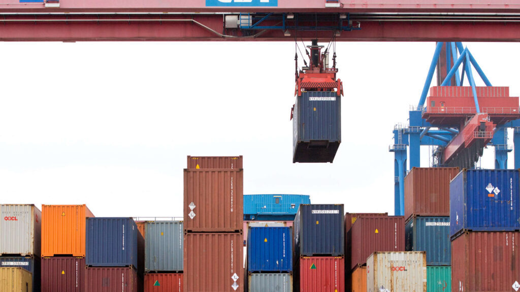 La commission reporte sa décision concernant la suppression des droits de douane sur les produits industriels